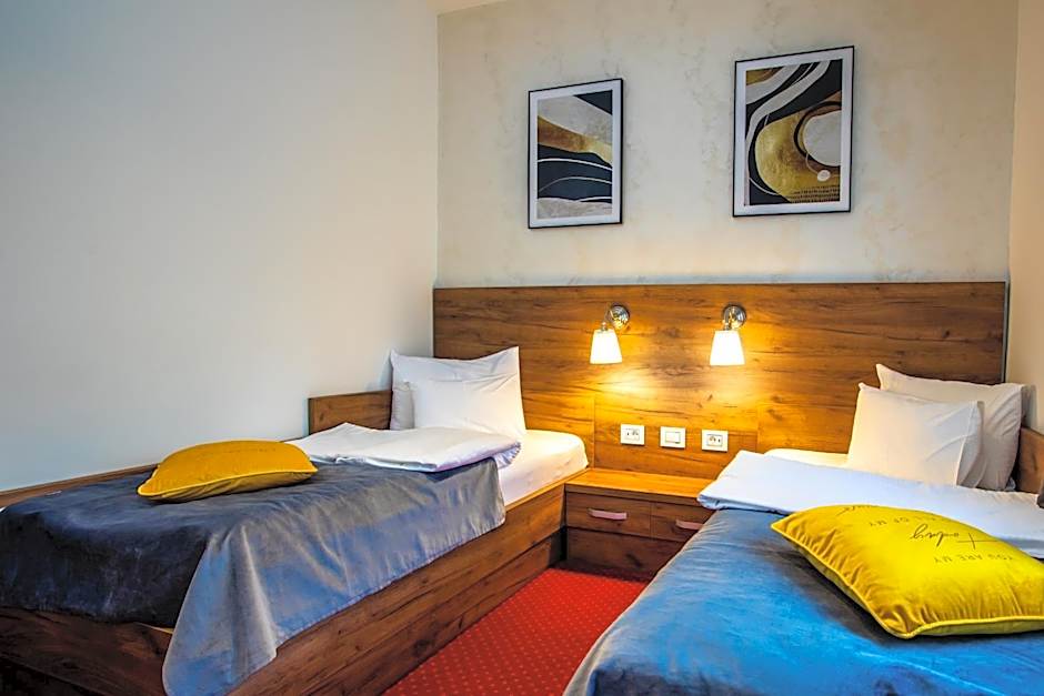 Garni Hotel Royal Crown