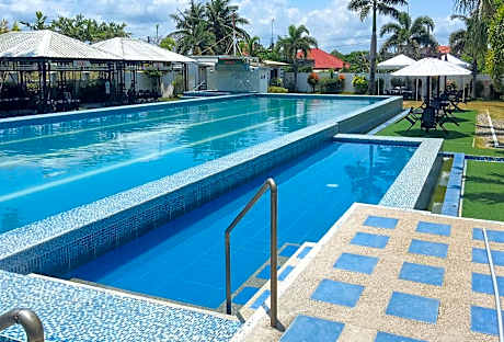 RedDoorz @ Hotel Dian Aparri