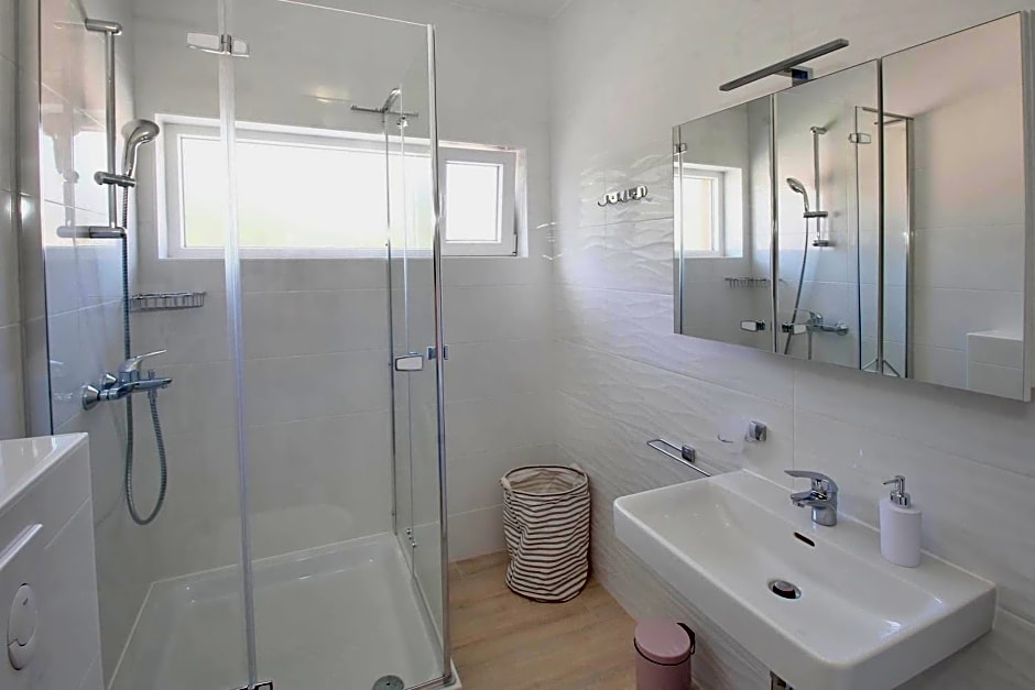 Bacan Family Apartments