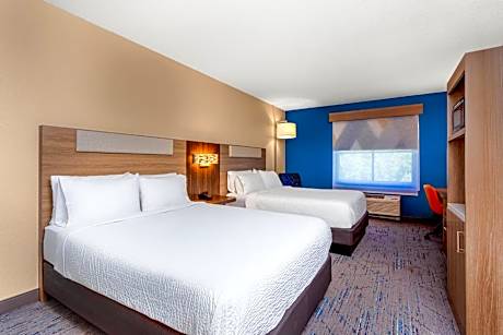 Standard Room with Two Queen Beds