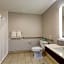 Holiday Inn Express & Suites Ashtabula-Geneva By IHG