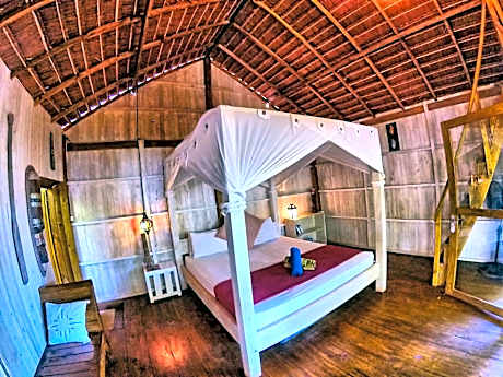 Bungalow with Garden View