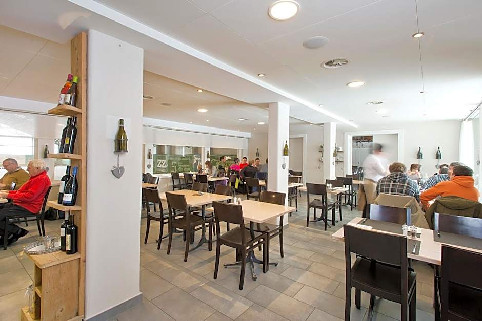 Hotel Sportcenter Fünf Dörfer AG