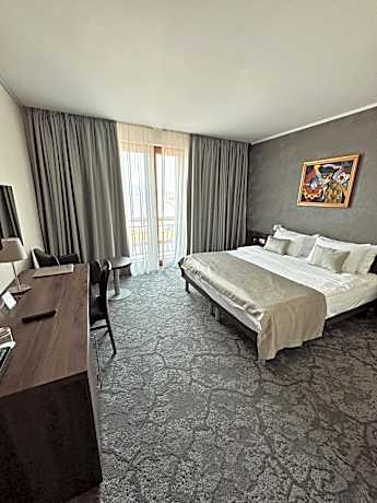 Double or Twin Room with Sea View