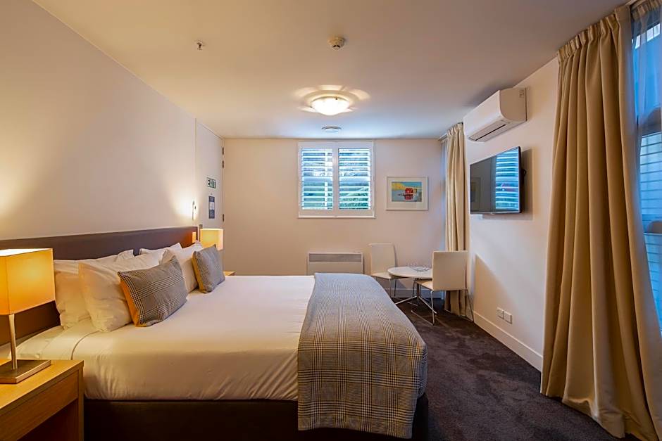 Marina Apartments - Element Escapes