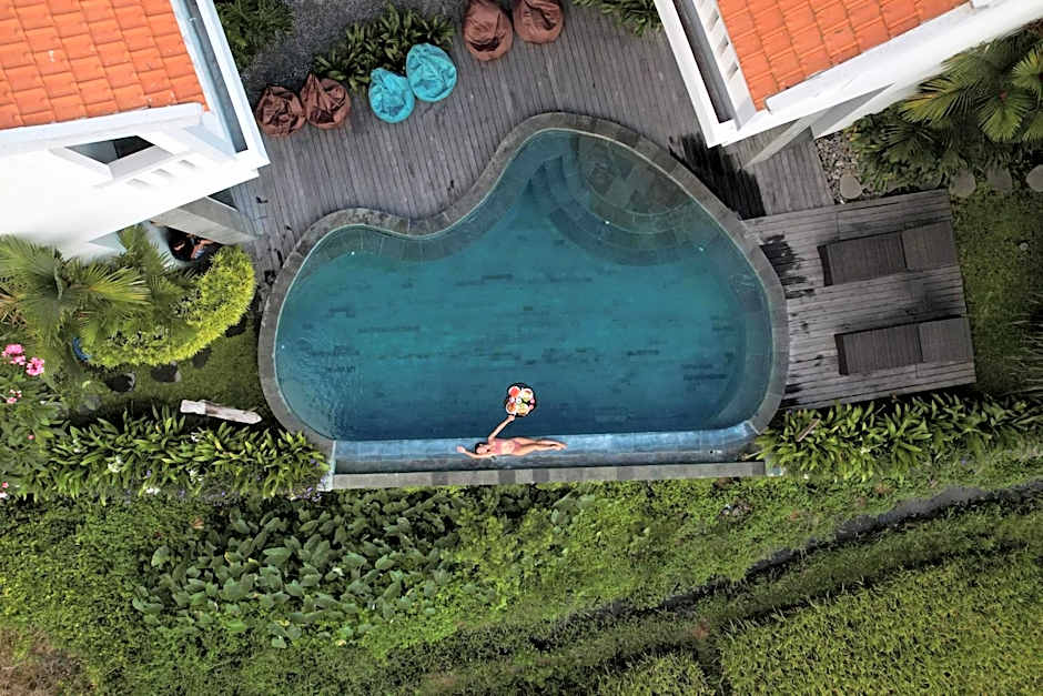 MAHALONA BALI STAY
