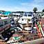 Hills Motel & Marina