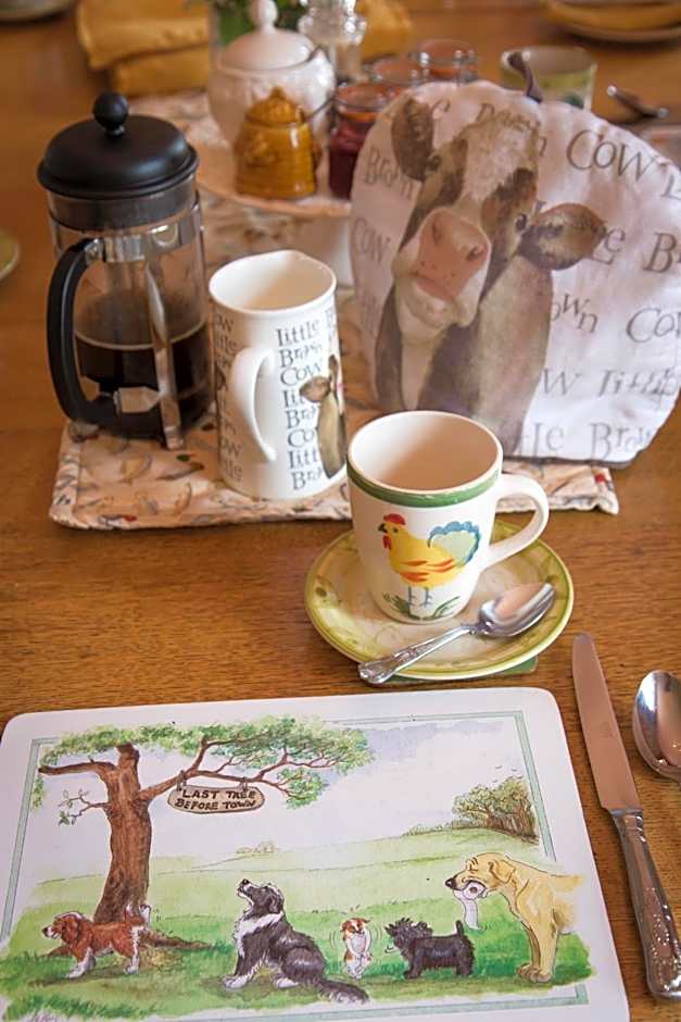 Whitehouse Country House