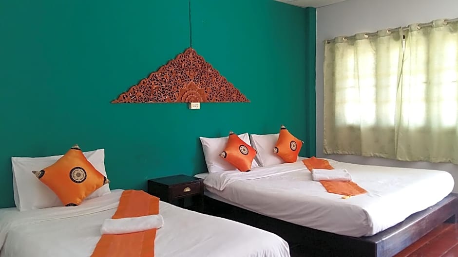 Photo 1 of 6 of 1 Double Bed and 1 Twin Bed