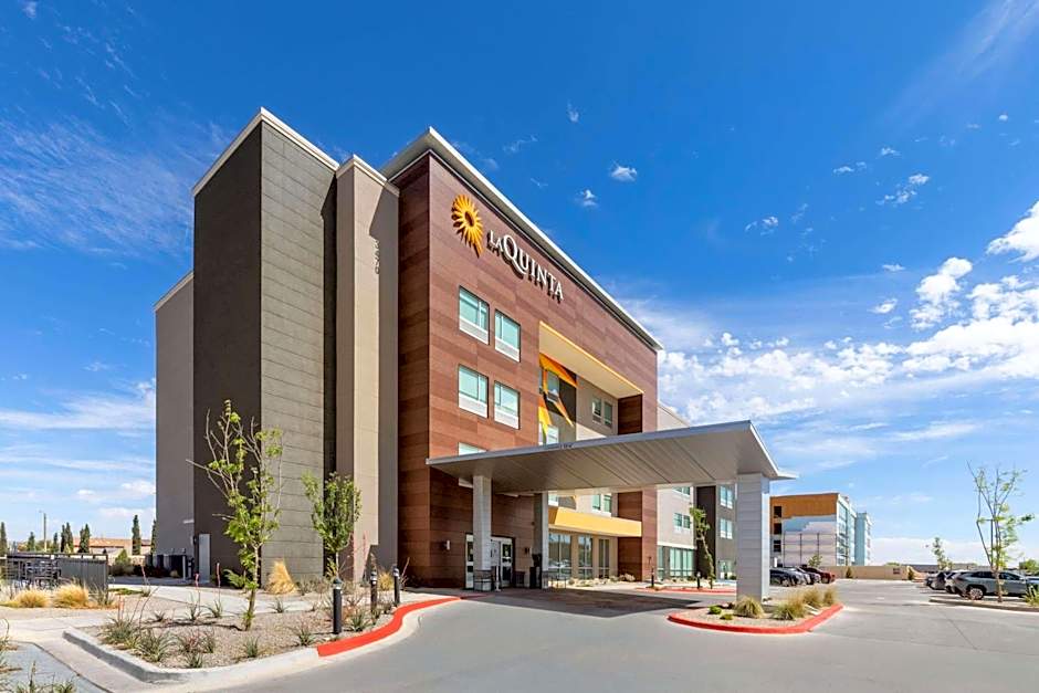 La Quinta Inn & Suites by Wyndham El Paso East Loop-375