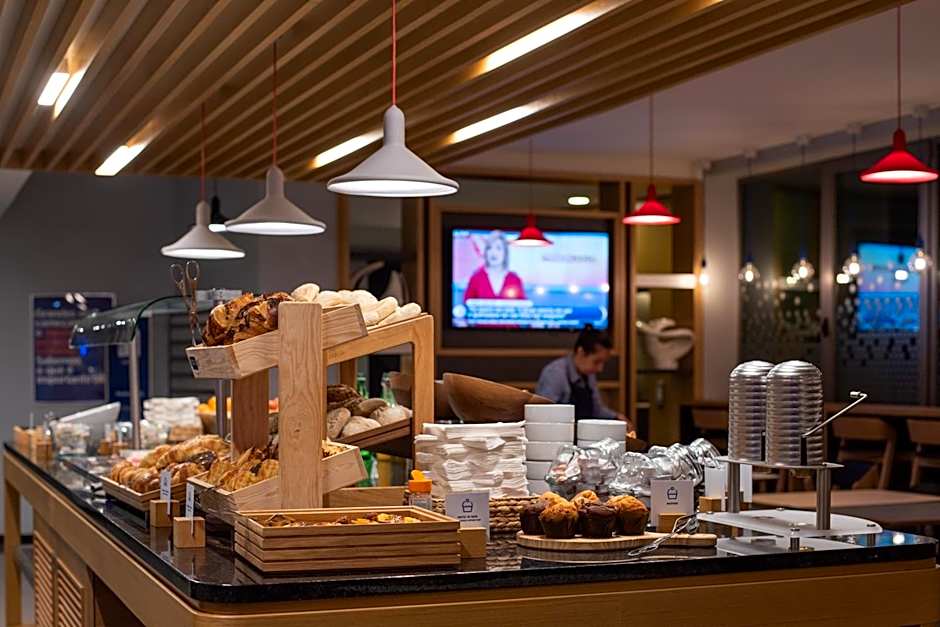 Holiday Inn Express Lisbon Airport By IHG