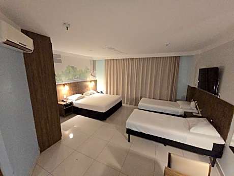 Family Apartment with One Double Bed and Two Single Beds