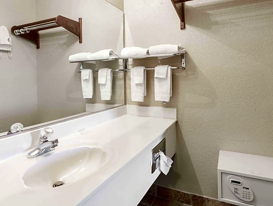 Days Inn by Wyndham Goodlettsville