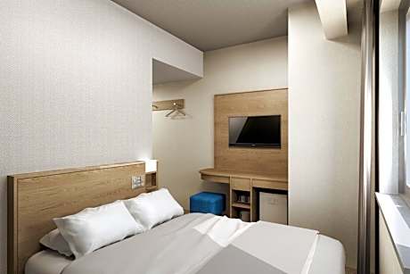 Standard Double Room with Desk - Smoking