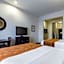 Comfort Inn & Suites Lawrence