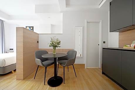 Medium Studio with Kitchenette