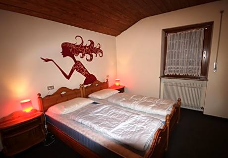 One-Bedroom Apartment with Sofa Bed