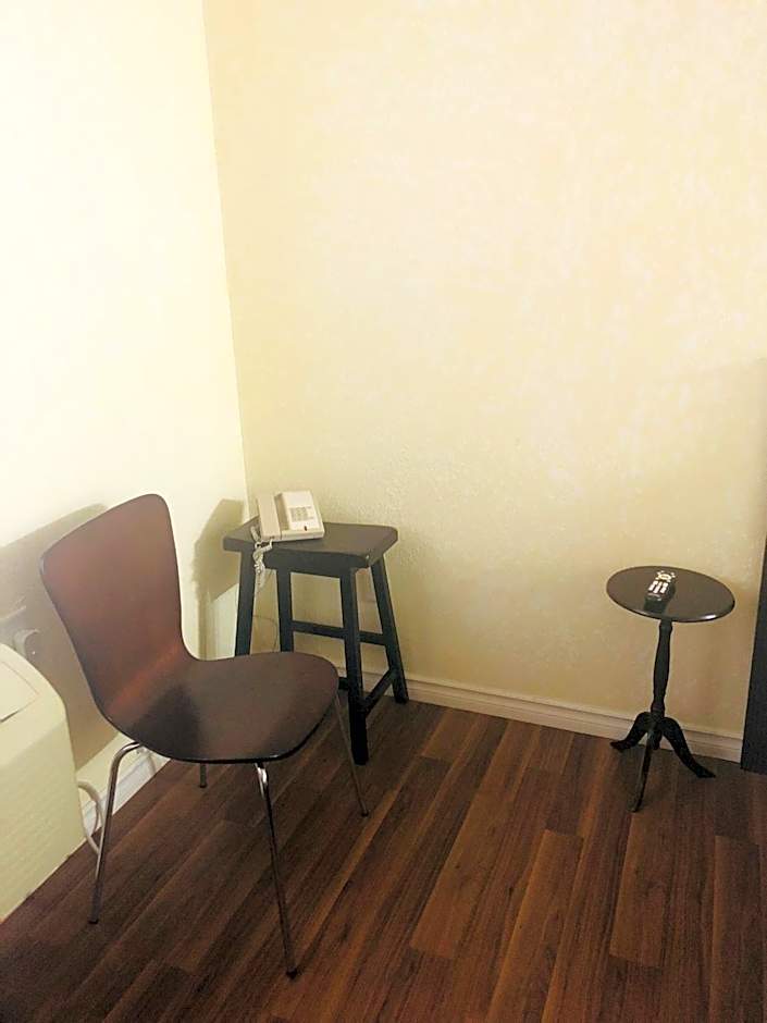 Photo 1 of 4 of Suite