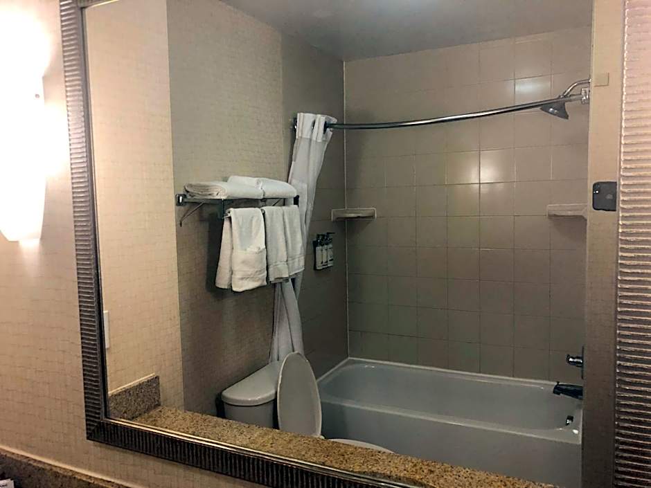 Holiday Inn Express Hotel & Suites Howell By IHG