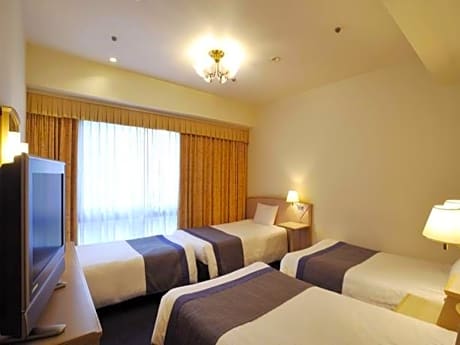 Quadruple Room with Bathroom