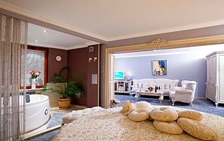 Interior Junior Suite with Hot Tub - Dayana