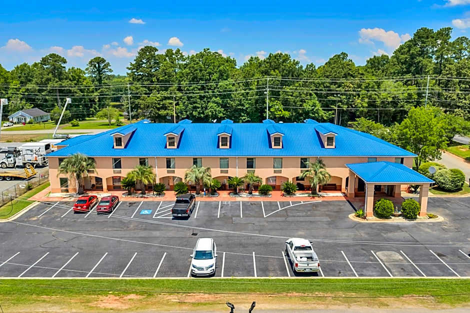 Gray Inn & Suites