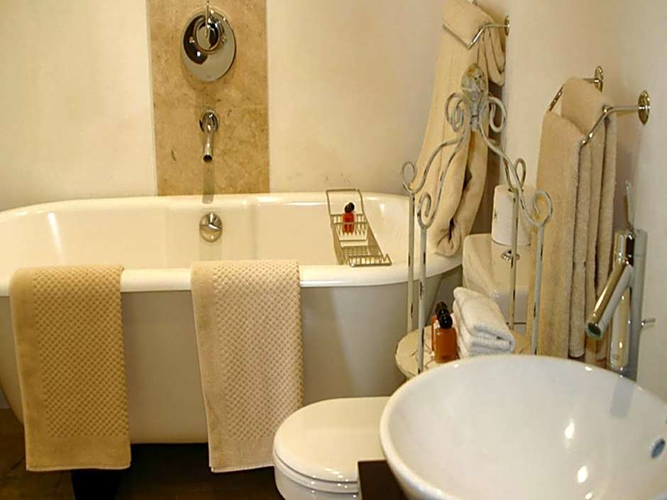 Leeuwenbosch Country House - Amakhala Game Reserve