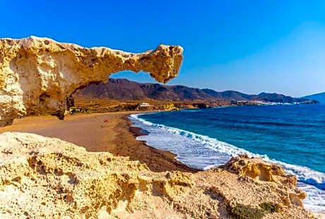 Bayo Lirola Hotel Balisa