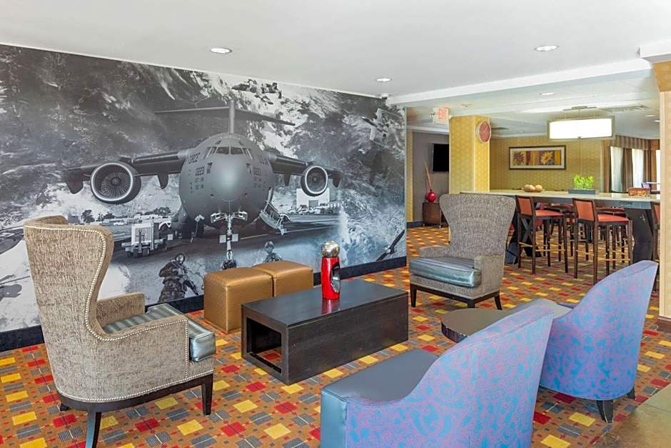 La Quinta Inn & Suites by Wyndham Warner Robins - Robins Afb