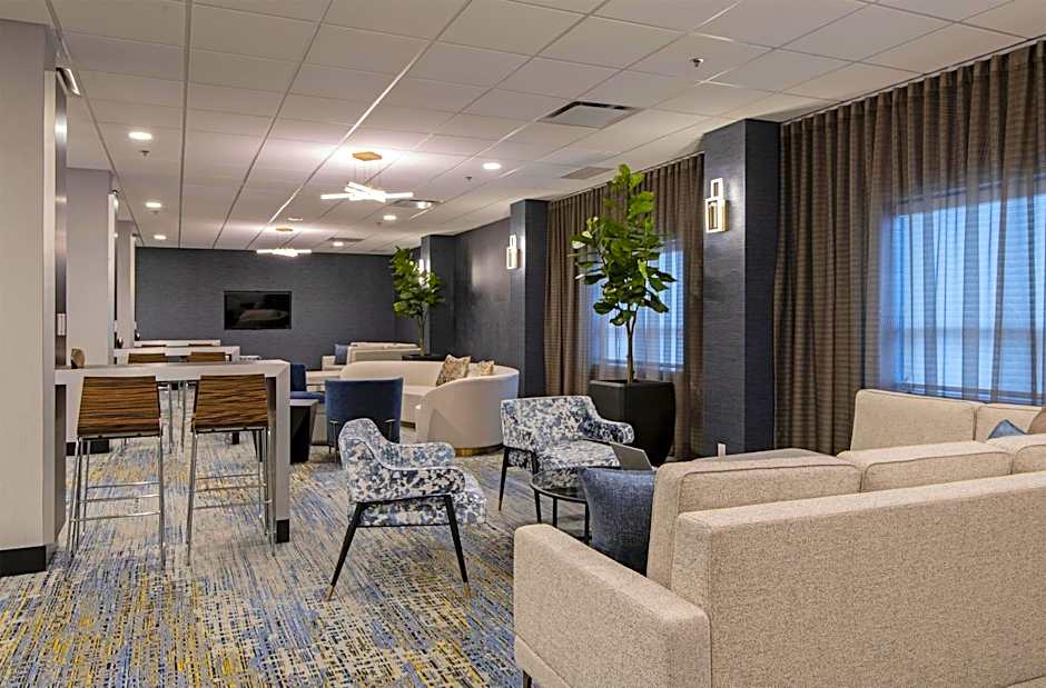 DoubleTree by Hilton West Edmonton