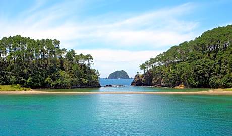 Queen Room with Shared Bathroom