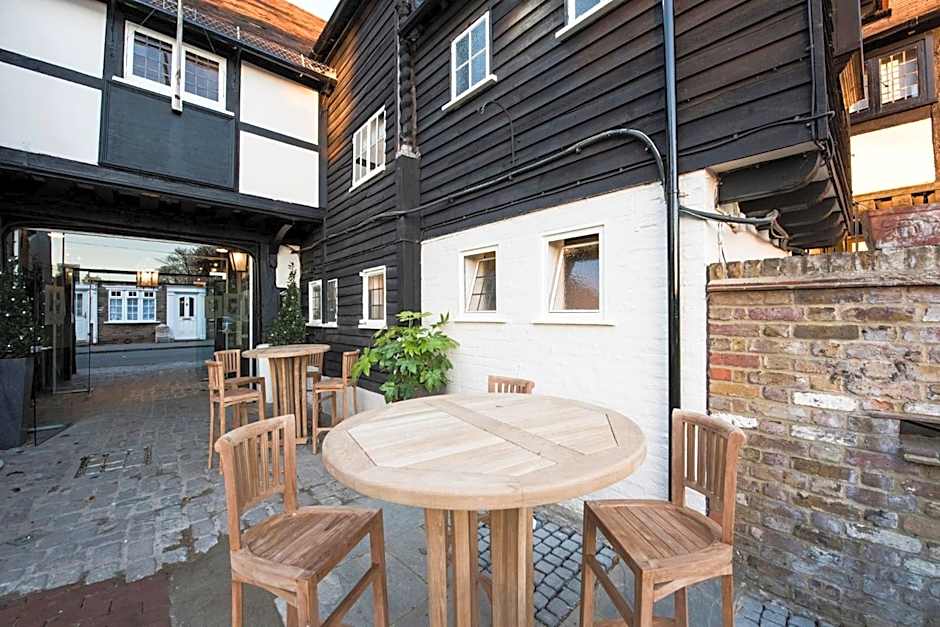 The Ostrich Inn Colnbrook London Heathrow