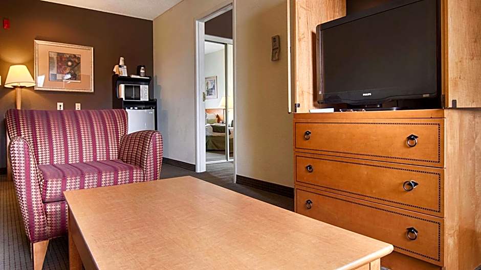 Best Western Plus Newport News Inn & Suites