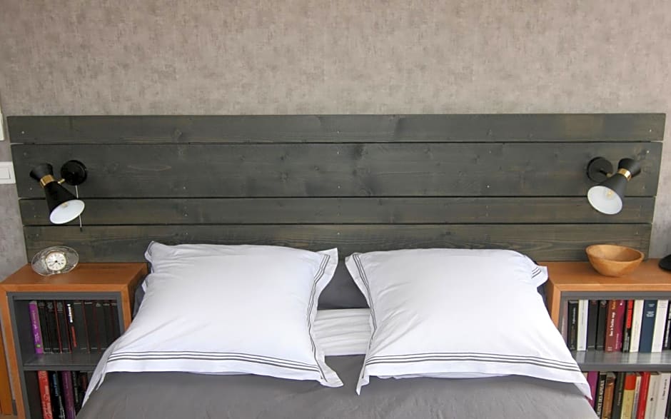 Bibou's Room Paris – Les Lilas, CA