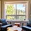 Ski In & 15 Minute Walk to the Lifts Hot Tub AC Pet Friendly