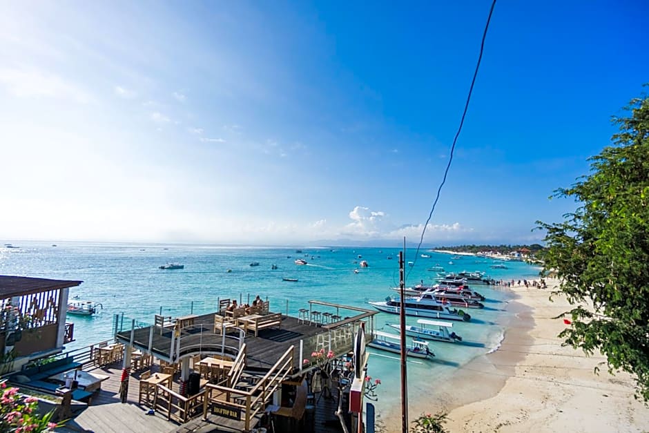 Ware Ware Surf Bungalow Lembongan