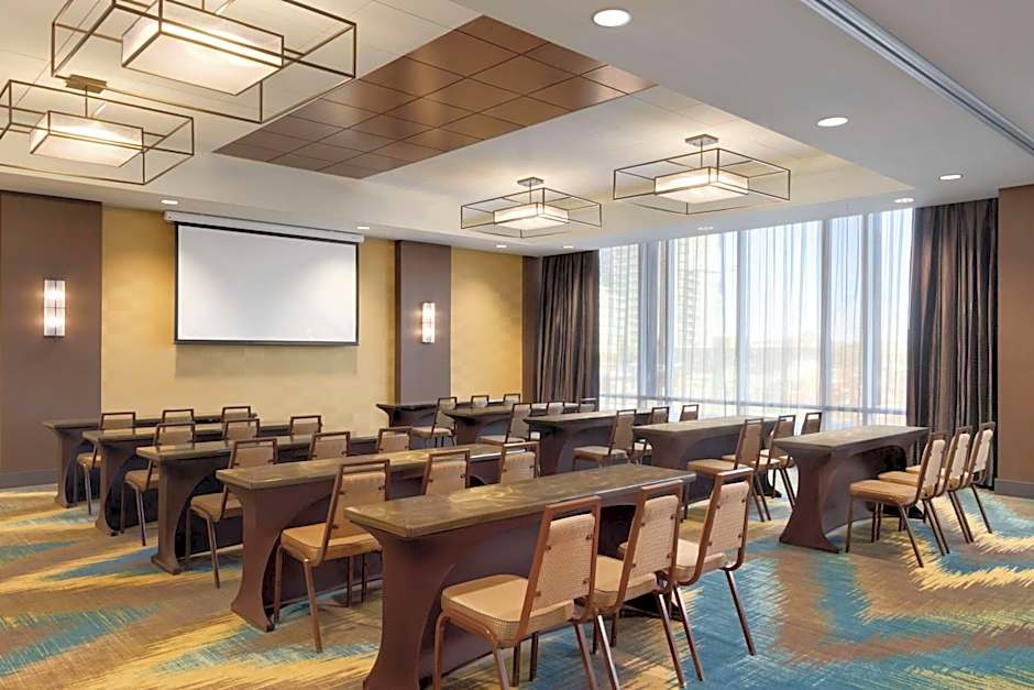 Hilton Garden Inn Calgary Downtown