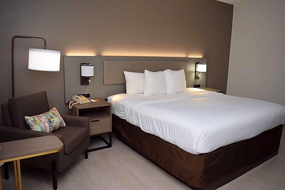 Comfort Inn & Suites Syracuse-Carrier Circle