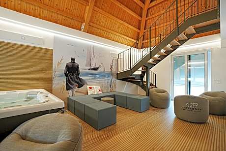 Queen Room with Spa Bath