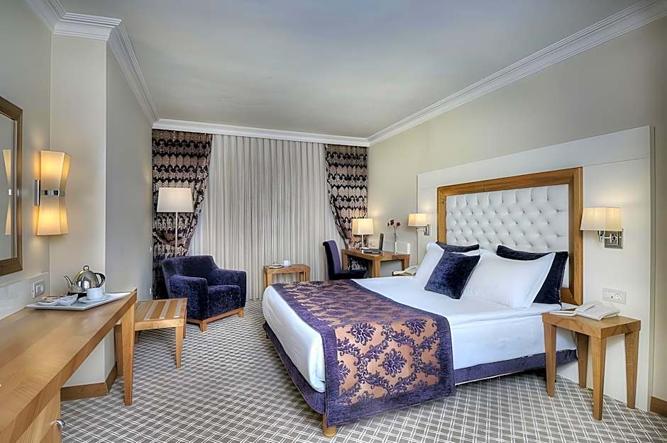 Tugcu Hotel Select
