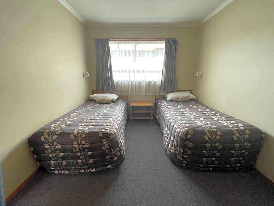 Photo 1 of 13 of 2 Bedroom Apartment