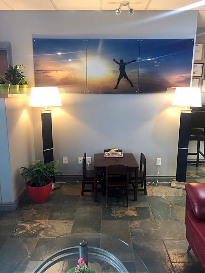 Days Inn by Wyndham Hinton