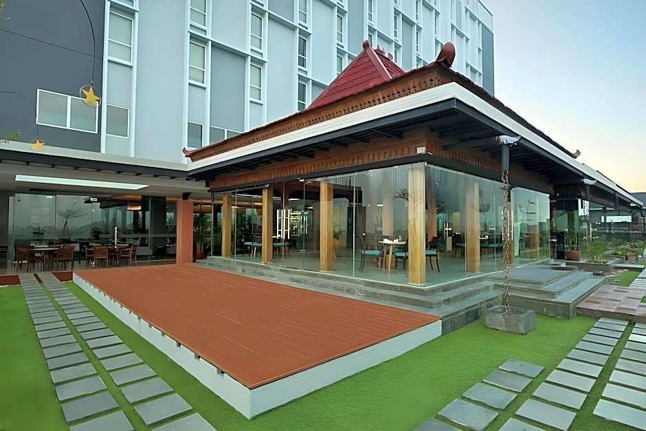 The Sunan Hotel Solo