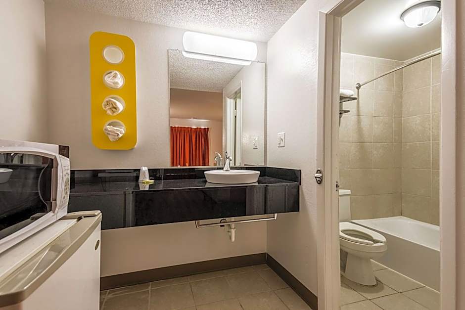 Motel 6-Schenectady, NY