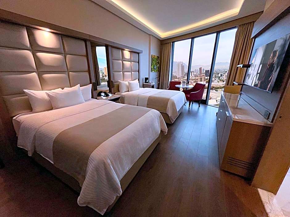 Safi Royal Luxury Metropolitan