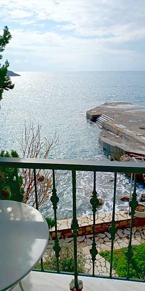 Gorgones, sea-front, great view