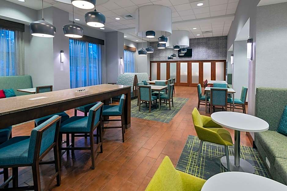 Hampton Inn By Hilton & Suites Winston-Salem/University Area