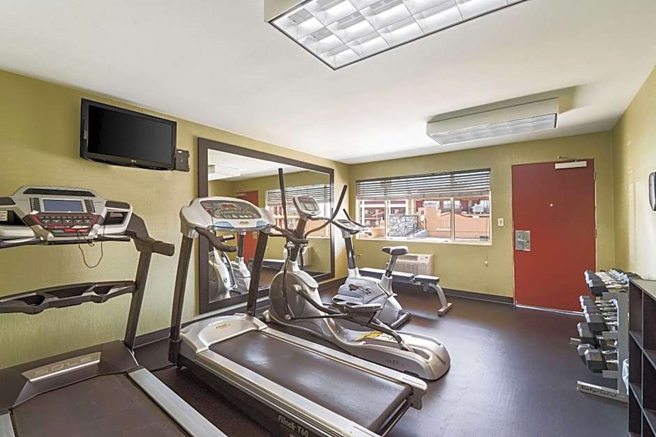 Rodeway Inn Portland Airport – Portland, OR