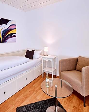 Single Room - La Petite