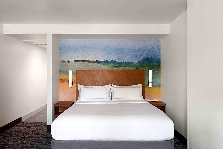 River's Edge Hotel Portland, Tapestry Collection by Hilton
